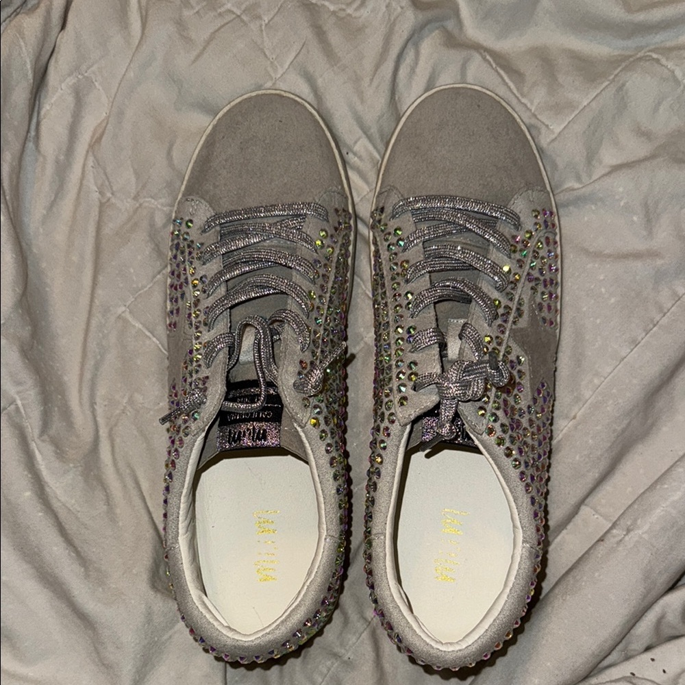 Stylish Gray Sneakers with Rhinestone Accents